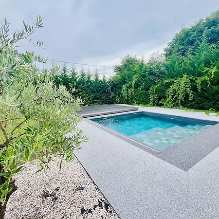 La Belle Escapade Piscine, Sauna, Billard فيلة